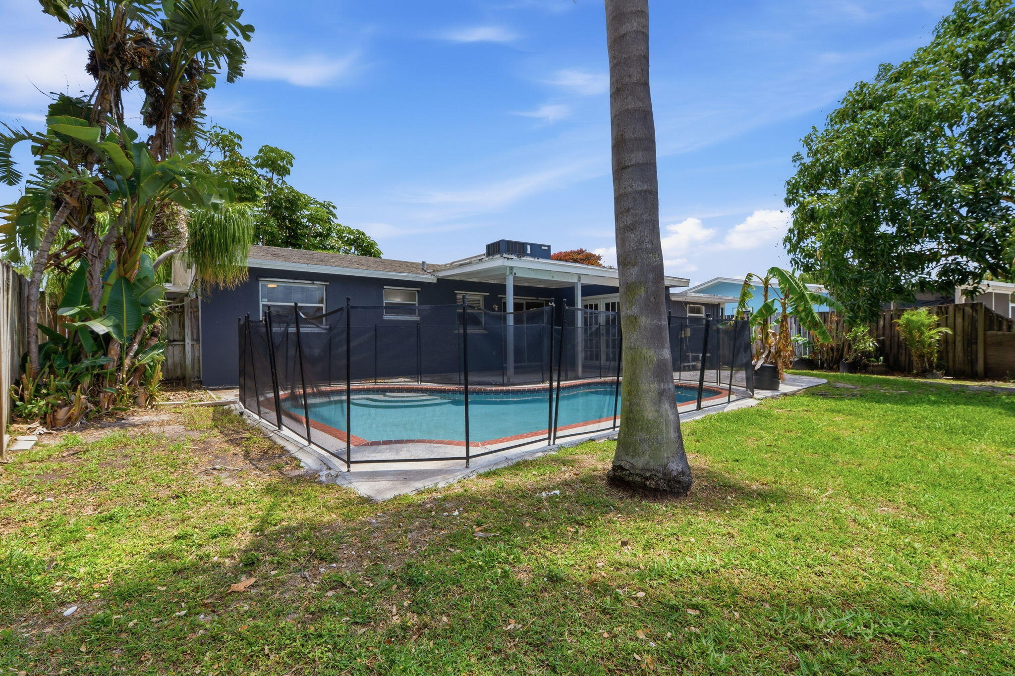 PALM BEACH GARDENS ESTATES - Residential