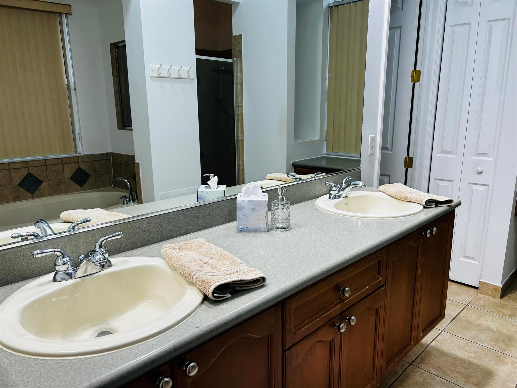 FIELDSTONE - Residential Lease