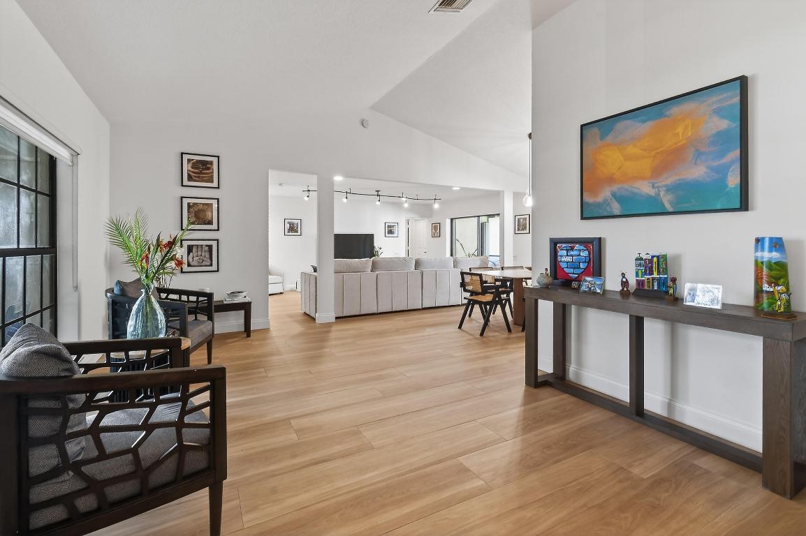 SHORES 3 - Residential