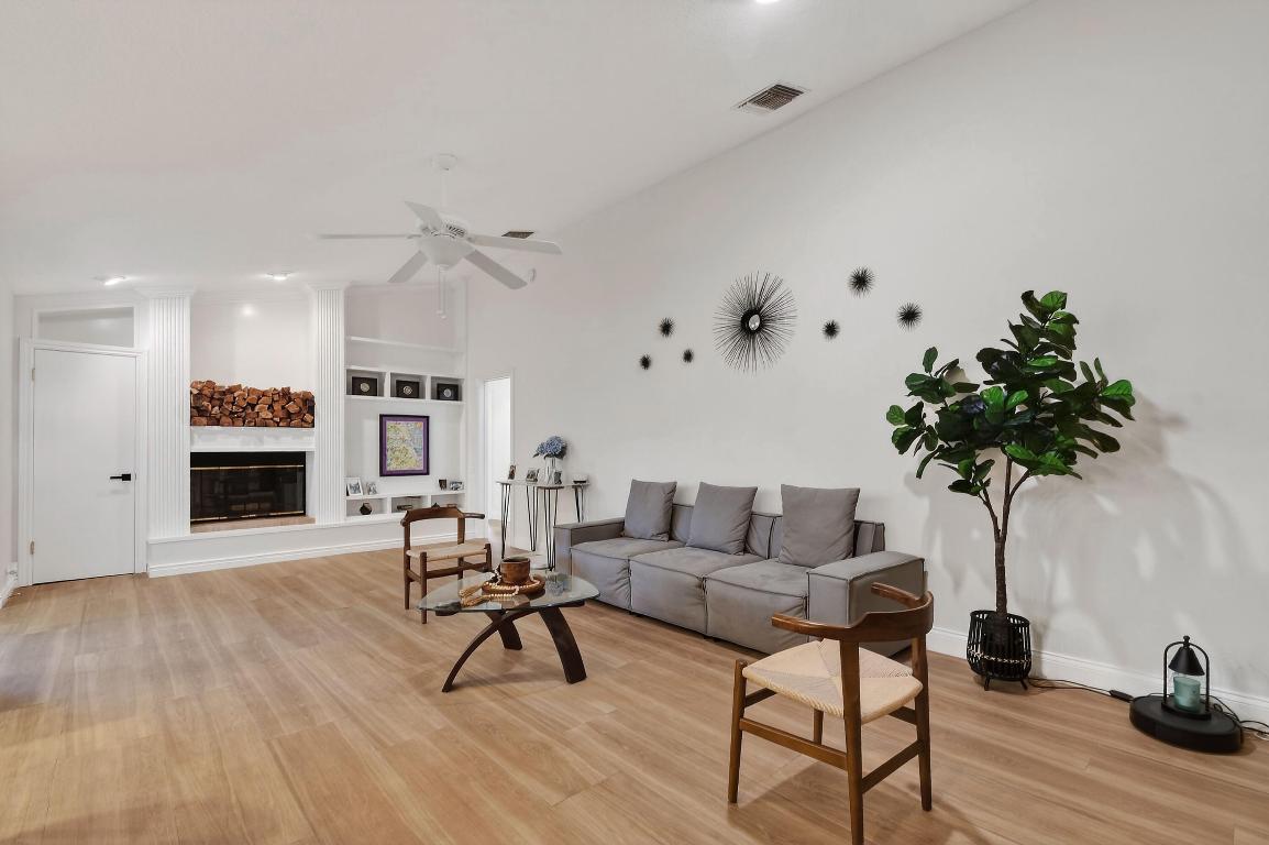 SHORES 3 - Residential