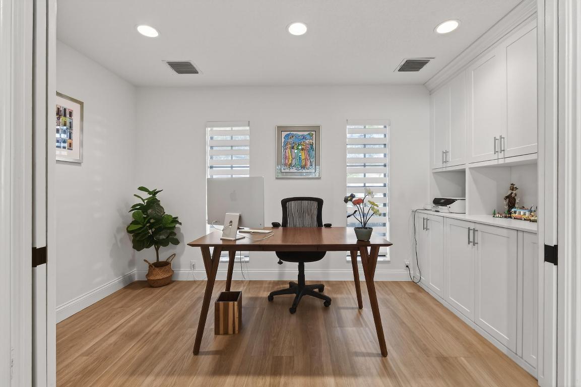 SHORES 3 - Residential