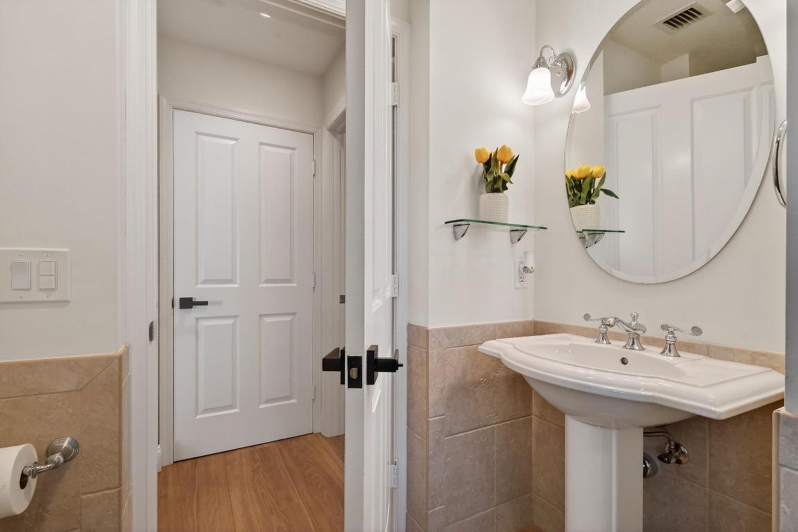 SHORES 3 - Residential