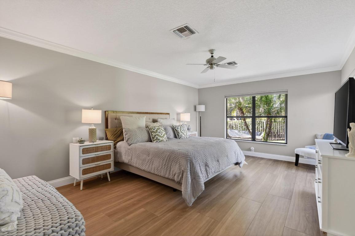 SHORES 3 - Residential