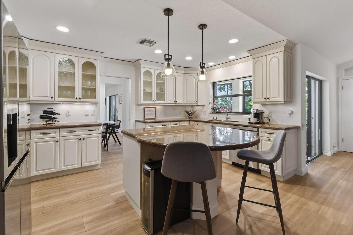 SHORES 3 - Residential