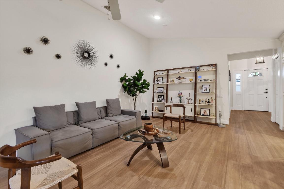 SHORES 3 - Residential