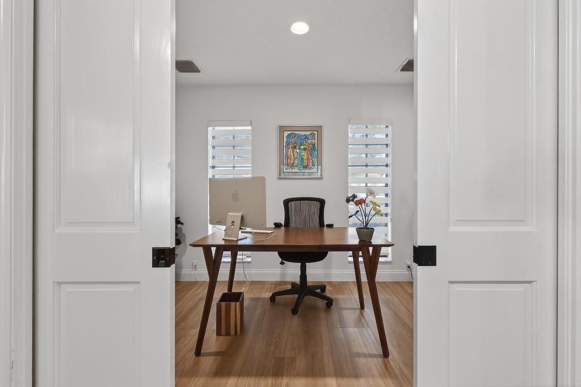 SHORES 3 - Residential