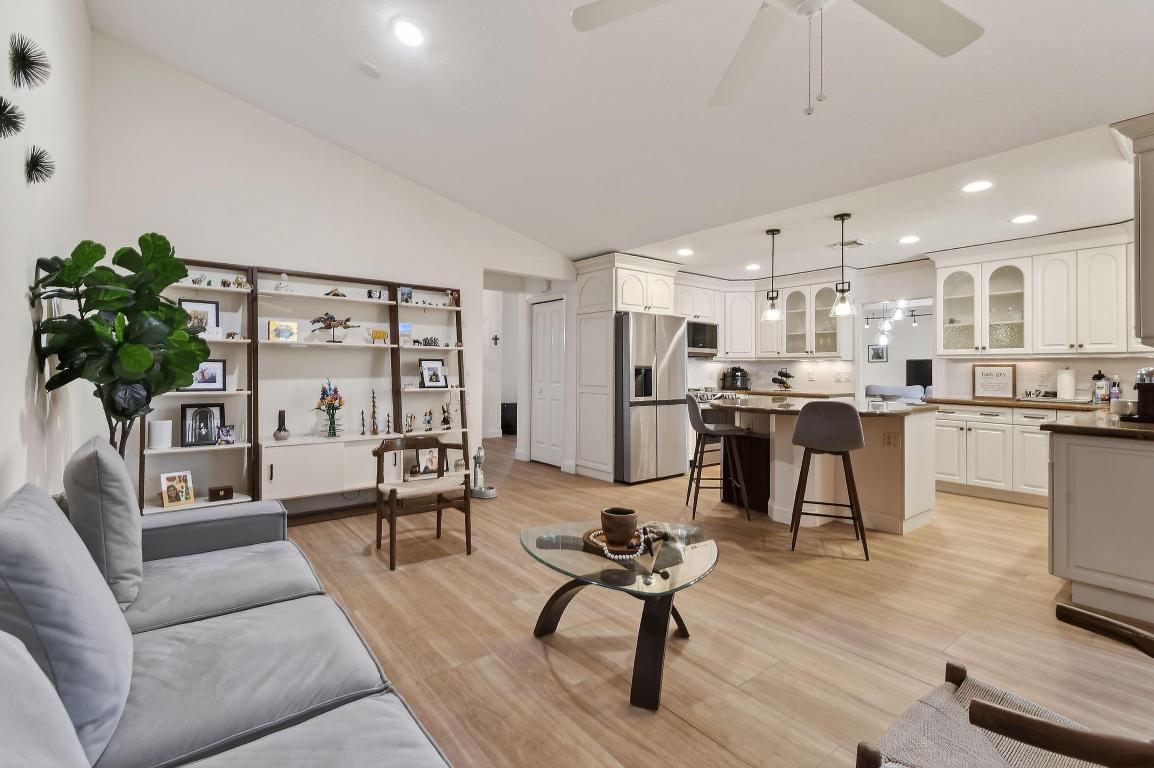 SHORES 3 - Residential