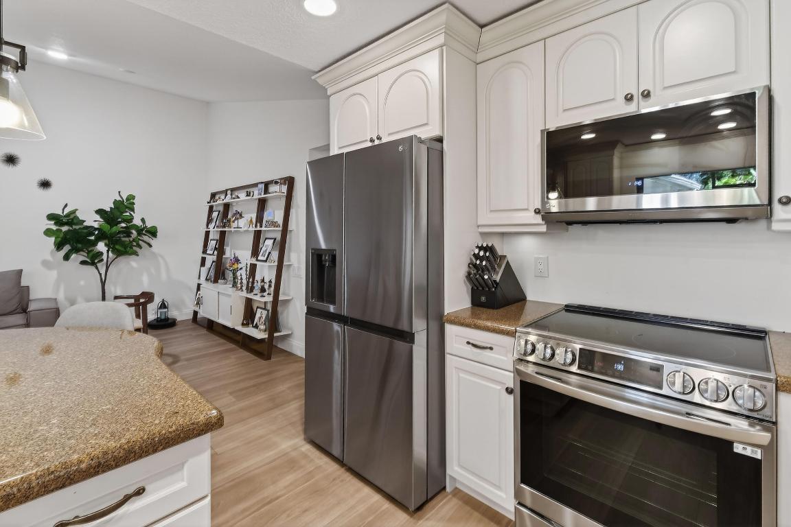 SHORES 3 - Residential