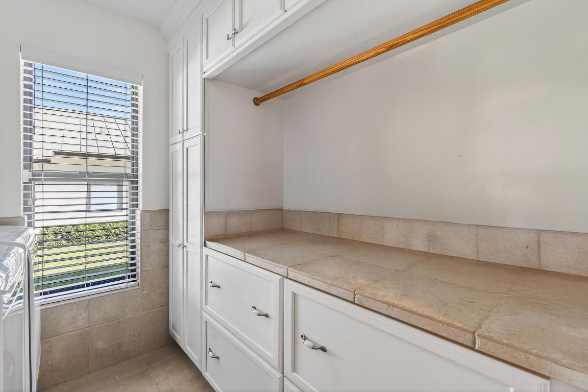 SHORES 3 - Residential