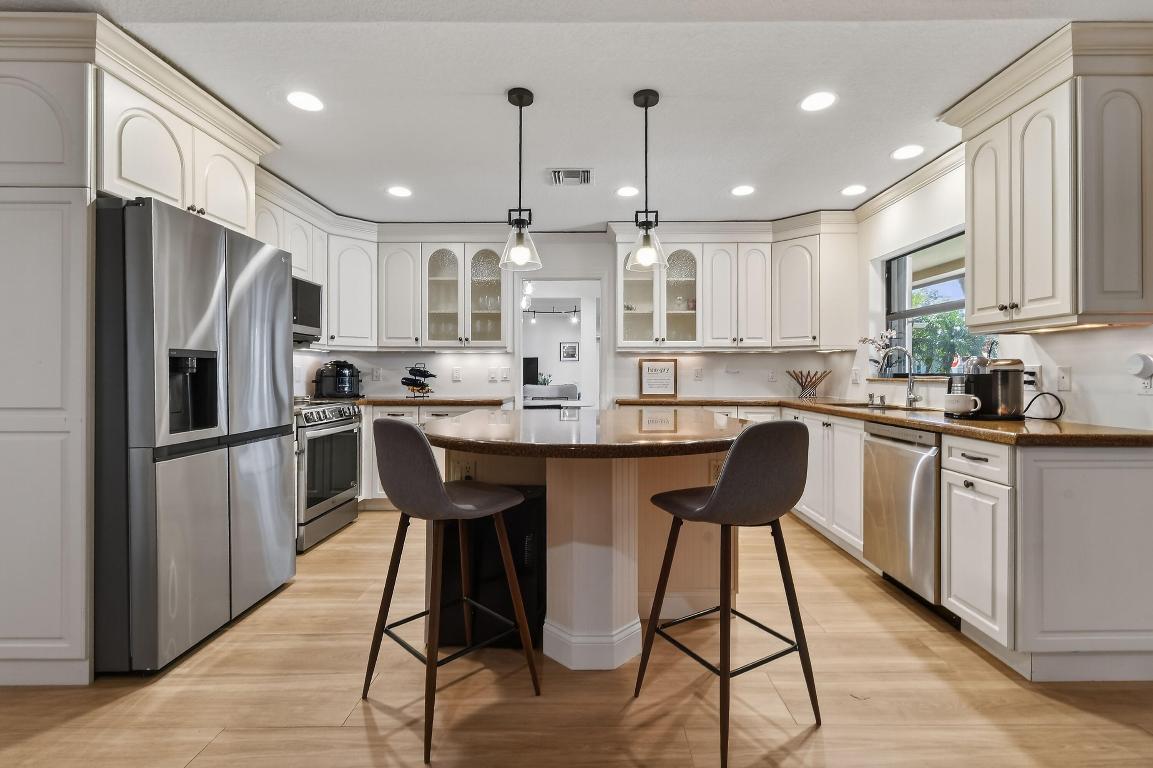 SHORES 3 - Residential