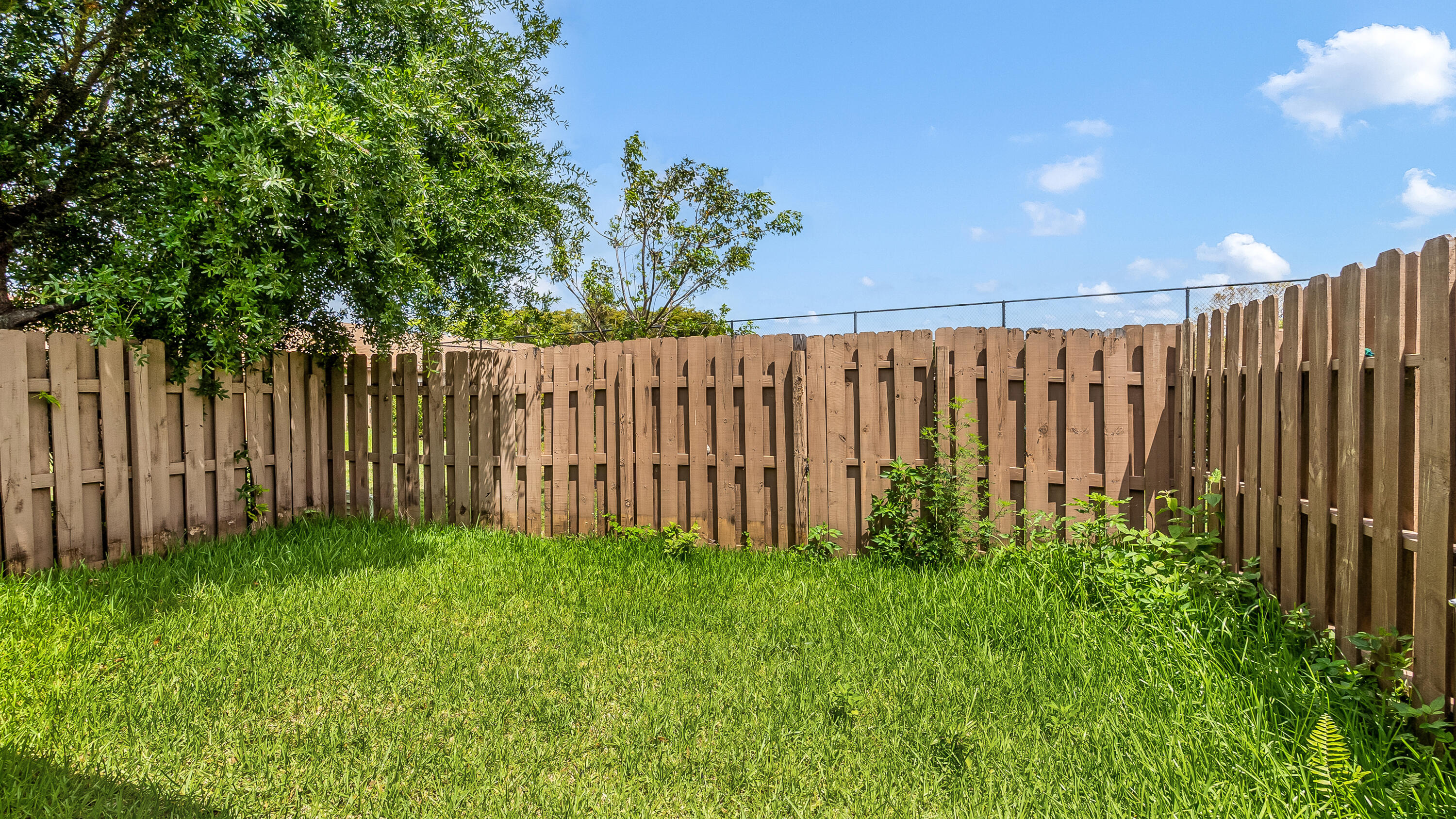 ARROWHEAD GOLF & TENNIS CLUB - Residential