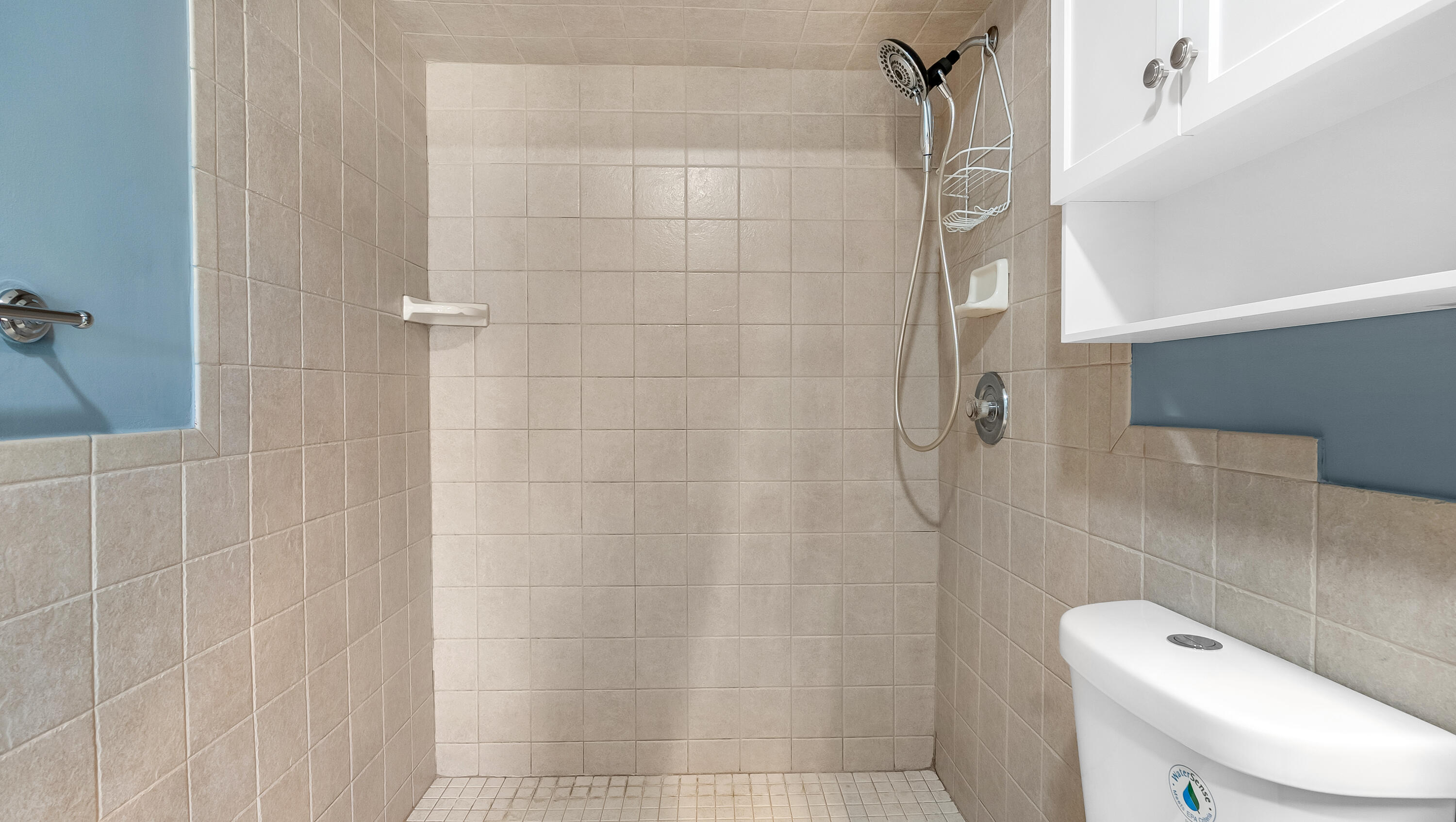 ARROWHEAD GOLF & TENNIS CLUB - Residential