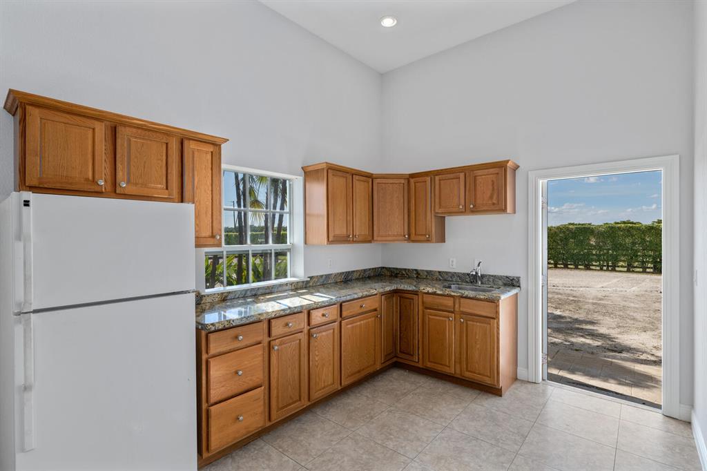 PALM BEACH POINT EAST - Residential