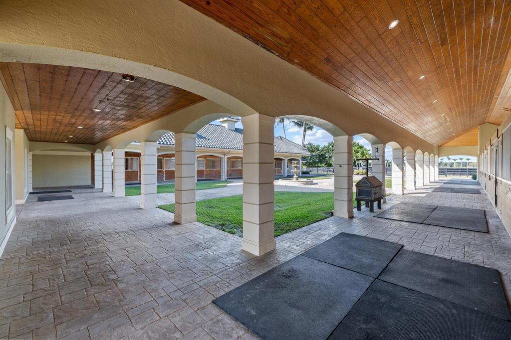 PALM BEACH POINT EAST - Residential