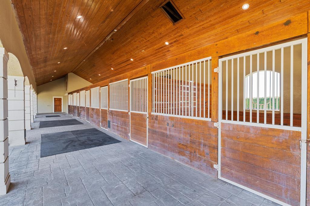 PALM BEACH POINT EAST - Residential