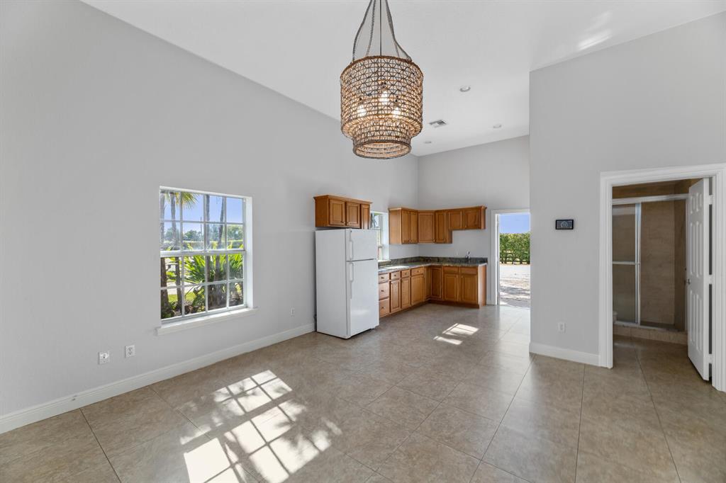 PALM BEACH POINT EAST - Residential