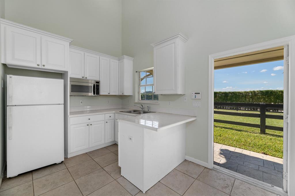 PALM BEACH POINT EAST - Residential