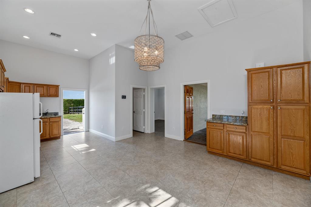 PALM BEACH POINT EAST - Residential