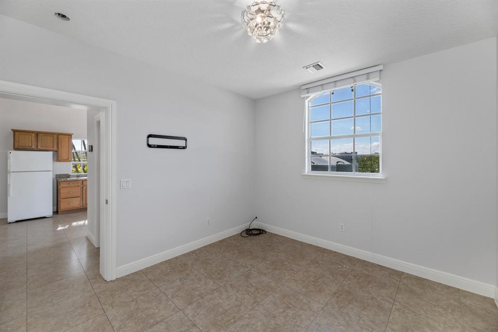 PALM BEACH POINT EAST - Residential