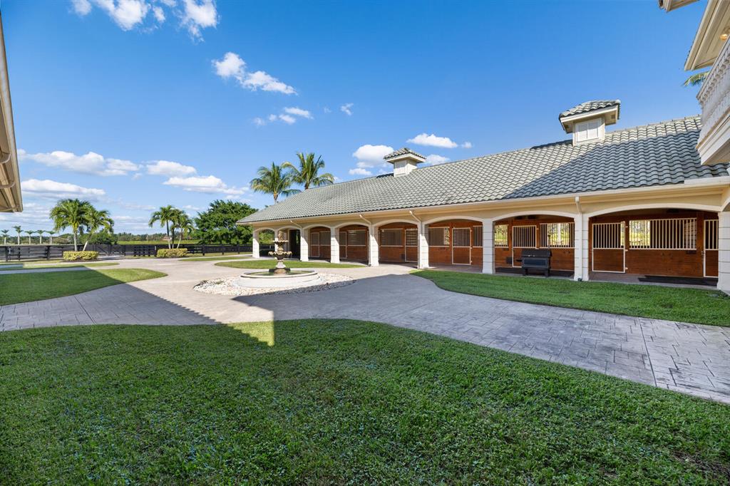 PALM BEACH POINT EAST - Residential