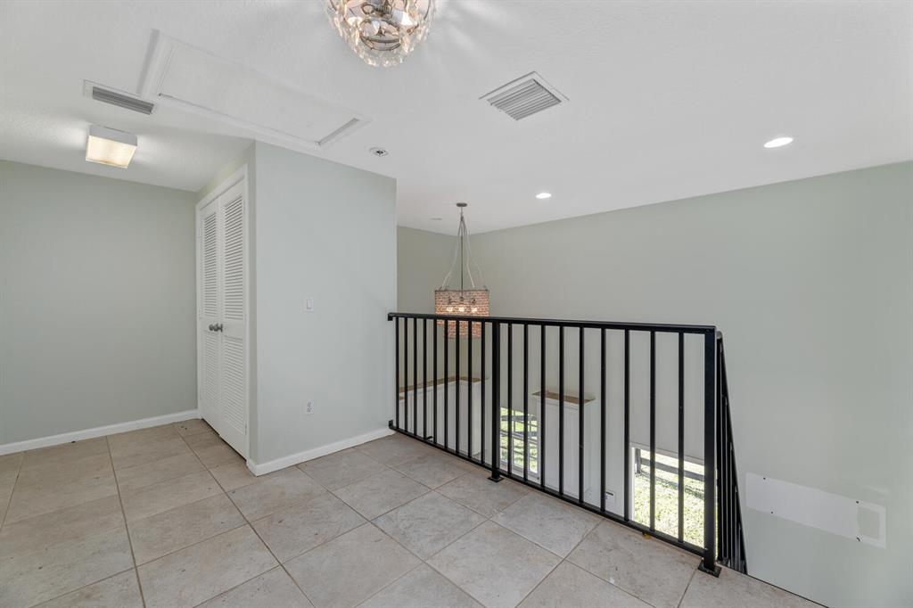 PALM BEACH POINT EAST - Residential