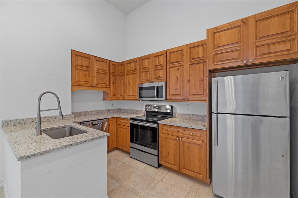 PALM BEACH POINT EAST - Residential