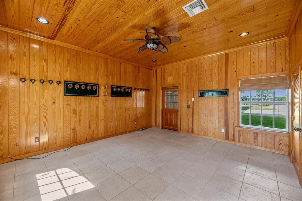 PALM BEACH POINT EAST - Residential