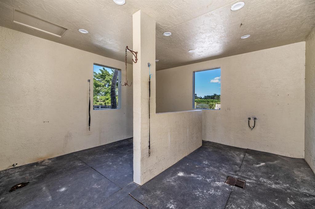 PALM BEACH POINT EAST - Residential