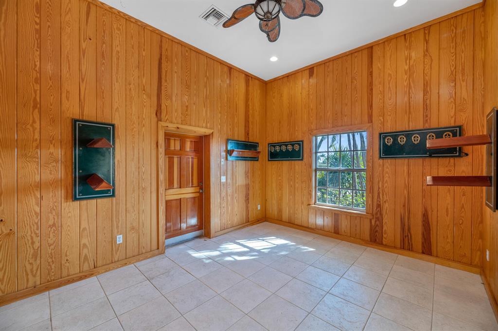 PALM BEACH POINT EAST - Residential