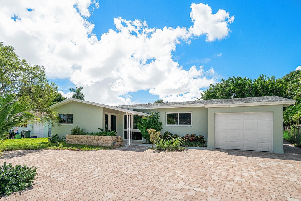 Photo of 1244 SW 5th Street, Boca Raton, FL 33486 (MLS # B26082002)