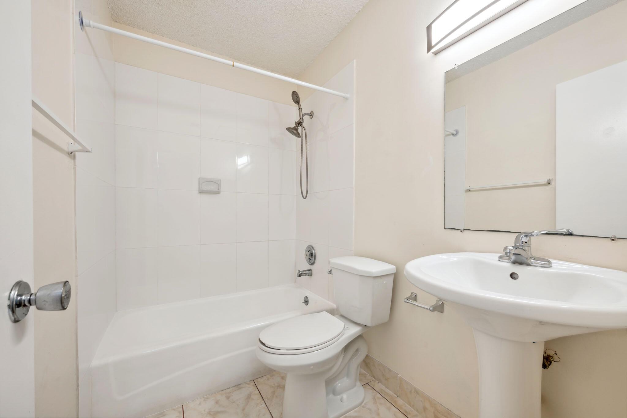 NORTH PALM BEACH VILLAGE - Residential Lease