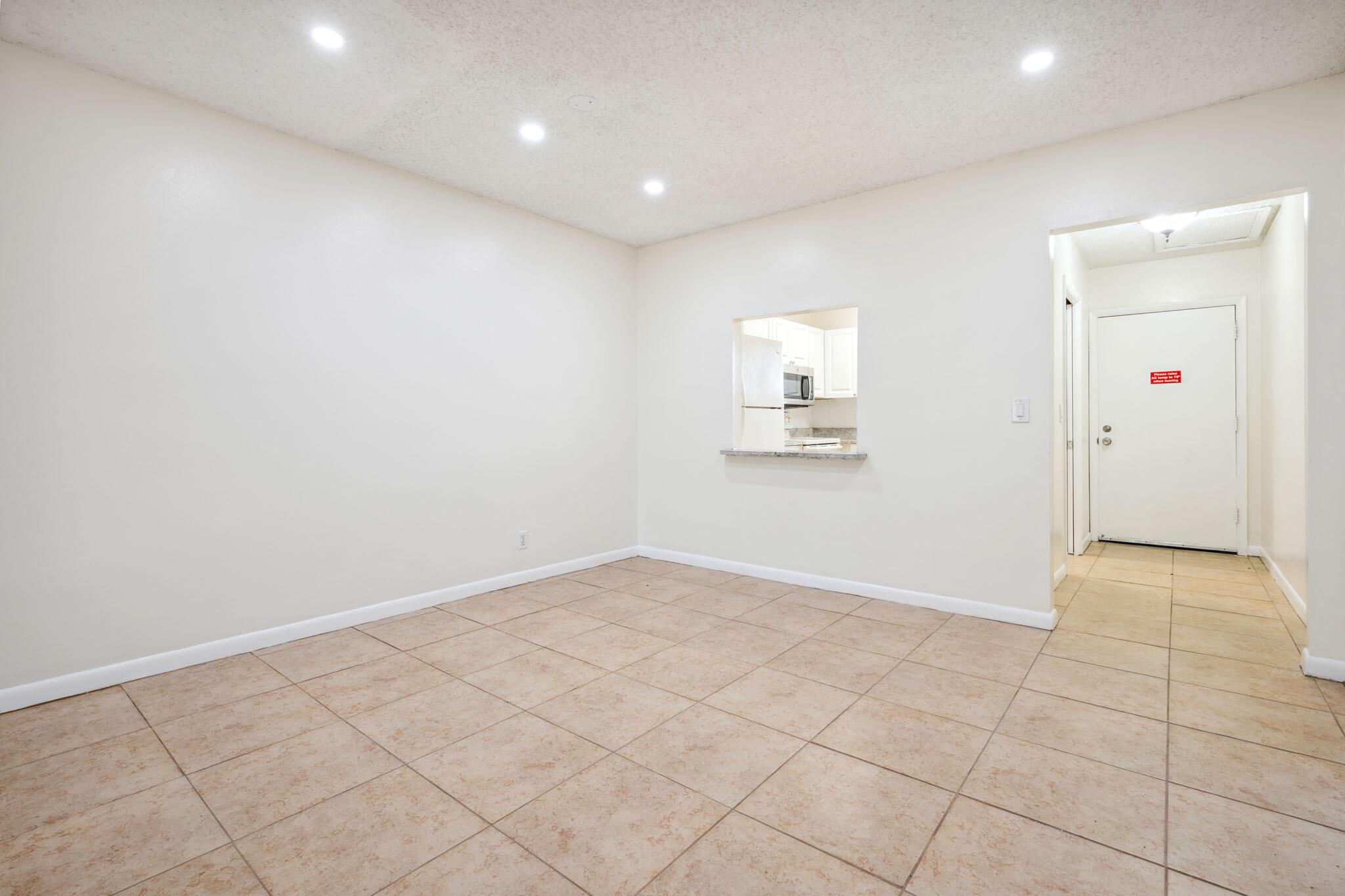 NORTH PALM BEACH VILLAGE - Residential Lease