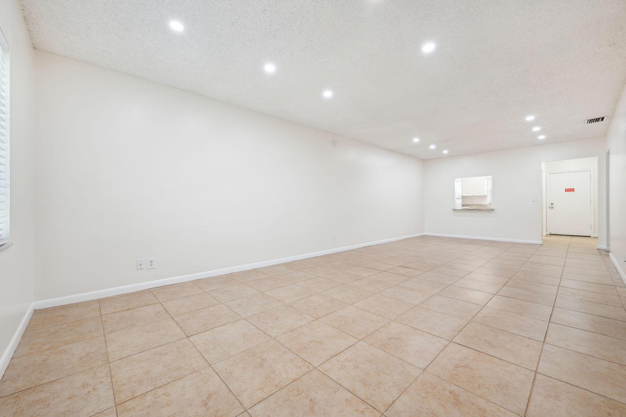 NORTH PALM BEACH VILLAGE - Residential Lease