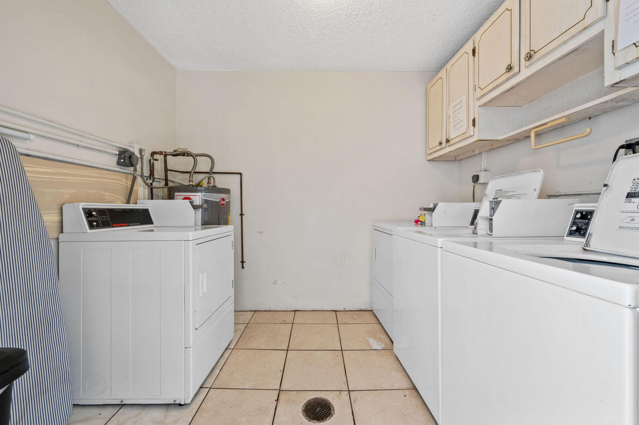 NORTH PALM BEACH VILLAGE - Residential Lease