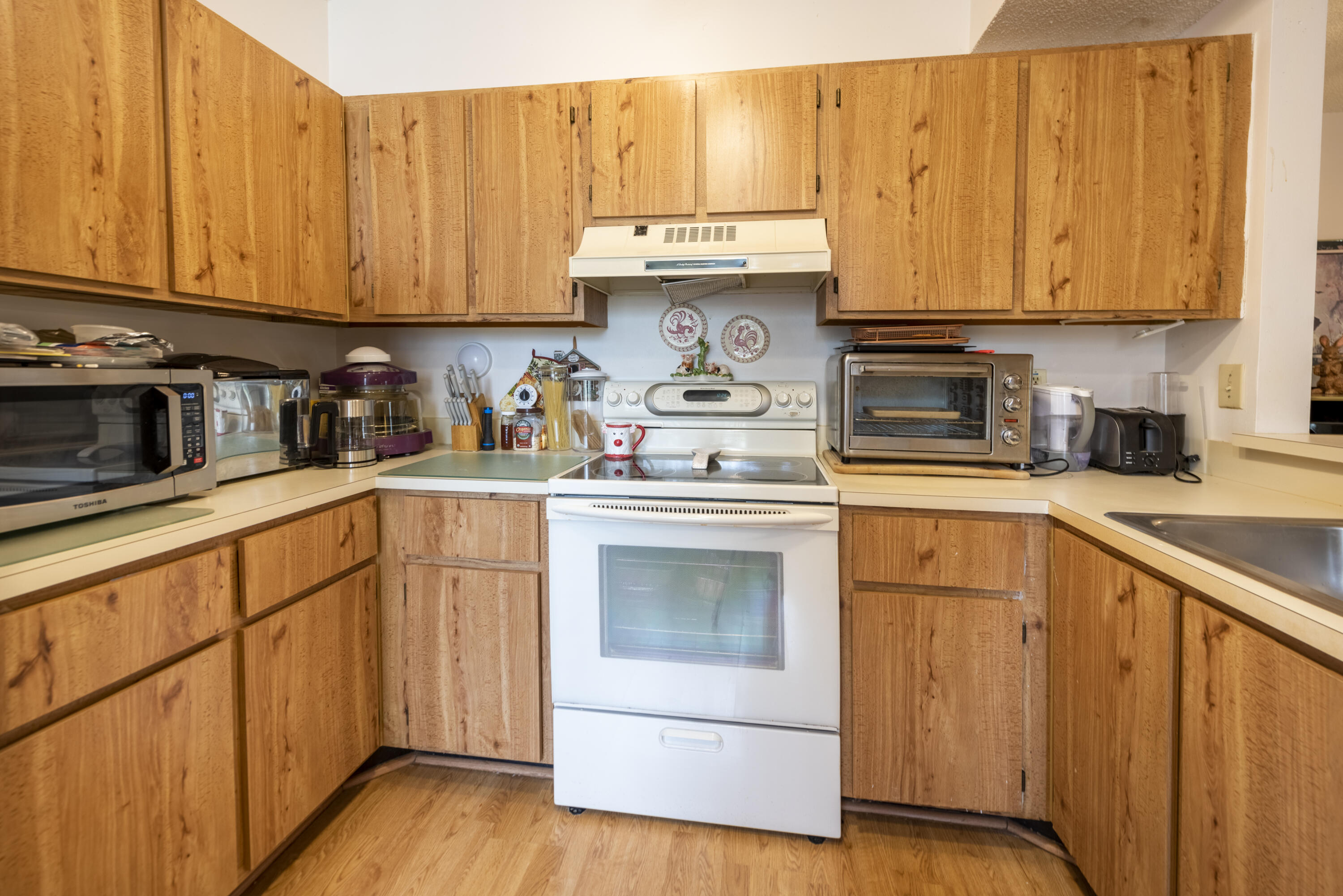 11964 NW 11th Street 11964, Pembroke Pines, FL, 33026/$250,000 2 11964 NW 11th Street 11964