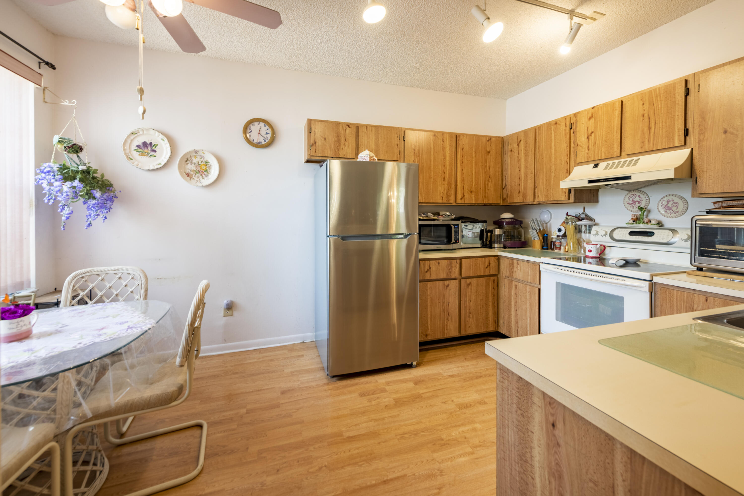 11964 NW 11th Street 11964, Pembroke Pines, FL, 33026/$250,000 3 11964 NW 11th Street 11964