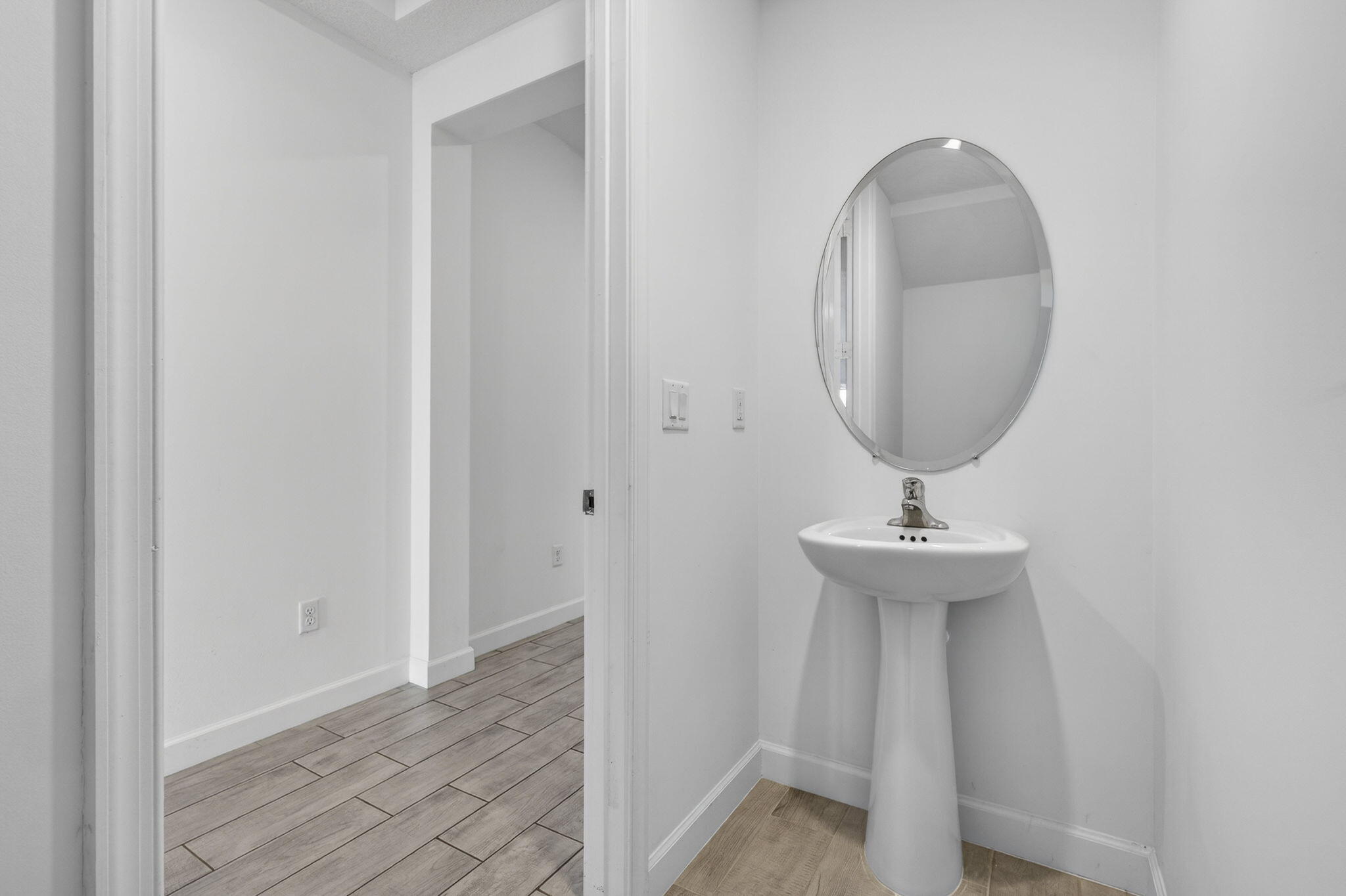 MEDITERRANEA - Residential Lease