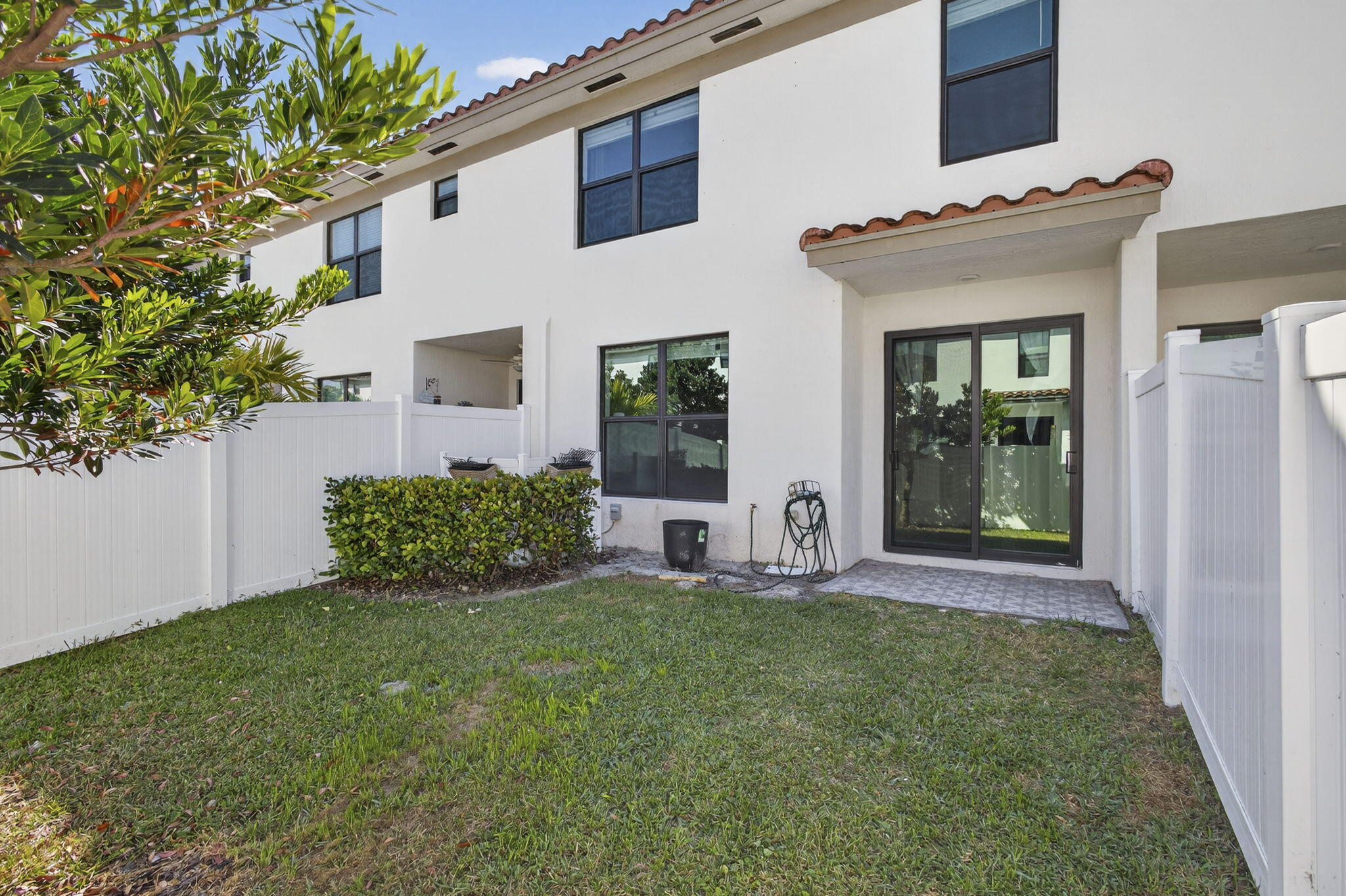 MEDITERRANEA - Residential Lease