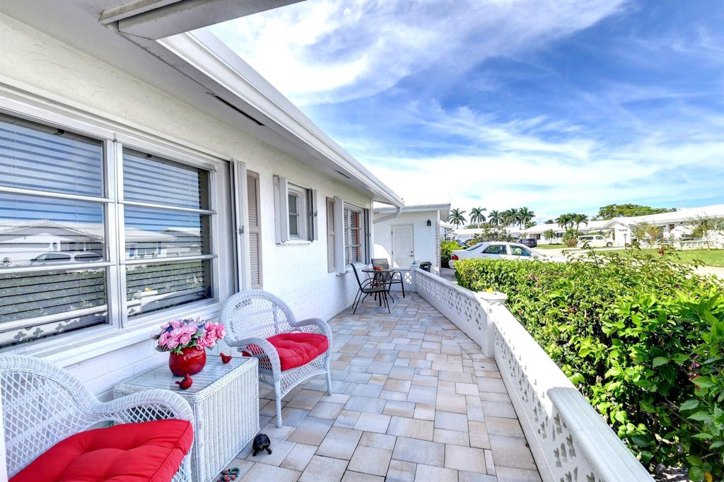 Photo of 1830 SW 17th Street, Boynton Beach, FL 33426 (MLS # R10928311)