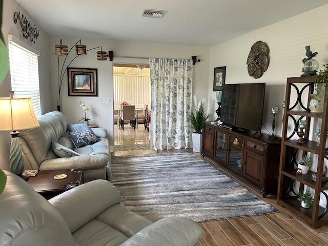 CYPRESS LAKES - Residential