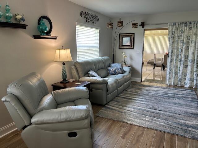 CYPRESS LAKES - Residential