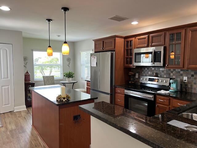 CYPRESS LAKES - Residential