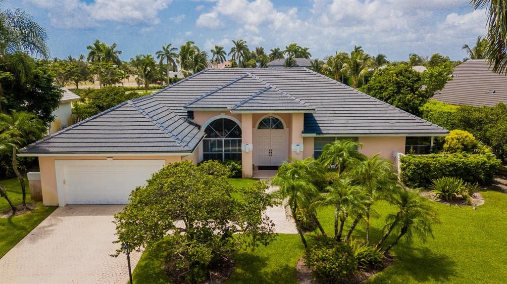 Photo of 17577 Scarsdale Way, Boca Raton, FL 33496 (MLS # R10820748)
