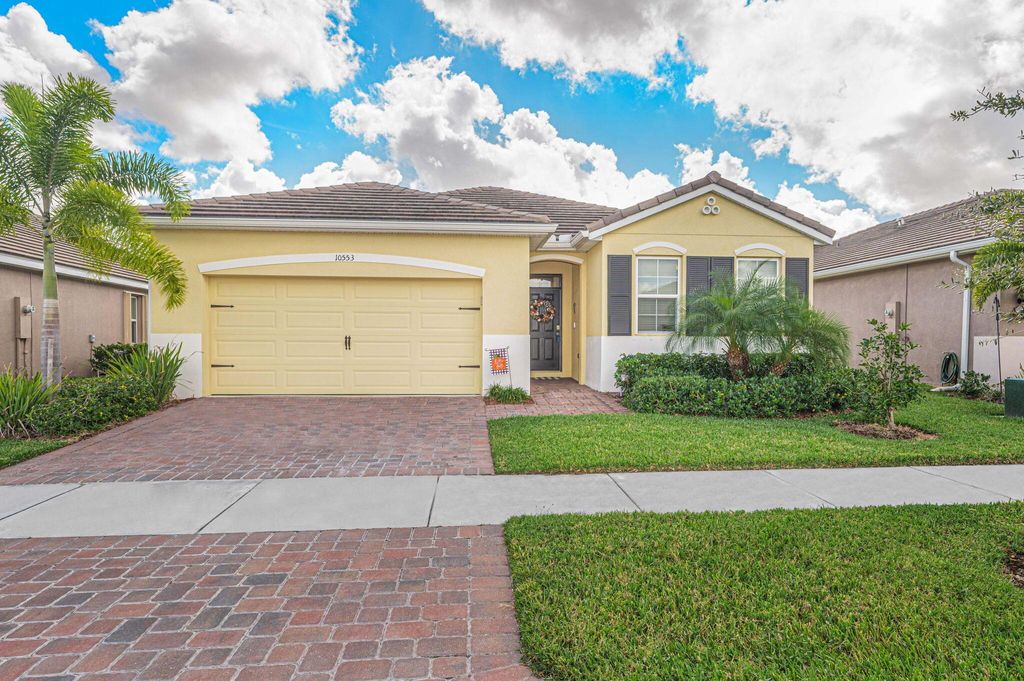 Photo of 10553 SW Toren Way, Port Saint Lucie, FL 34987 (MLS # R10935639)