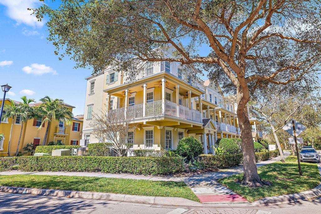 Photo of 312 W Thatch Palm Circle #101, Jupiter, FL 33458 (MLS # R10954949)