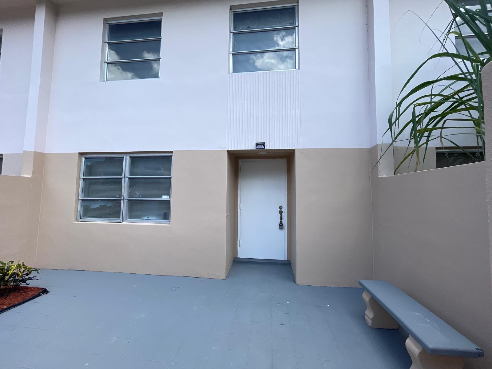 4140 Inverrary Drive 15e, Lauderhill FL 33319