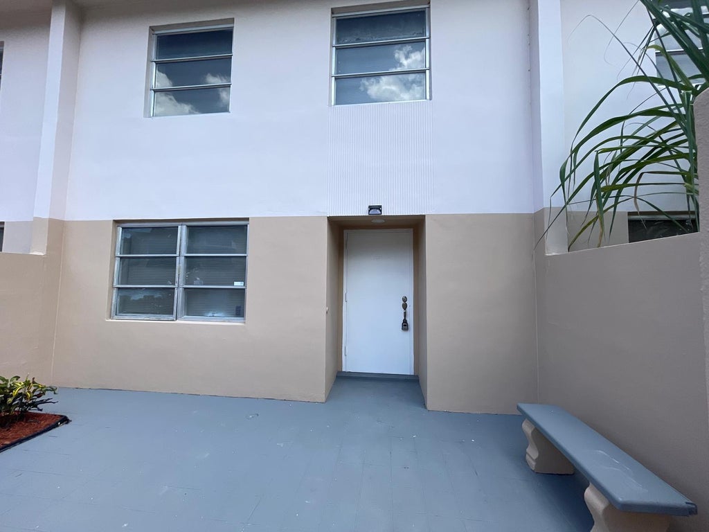 Photo of 4140 Inverrary Drive #15e, Lauderhill, FL 33319 (MLS # B26047205)