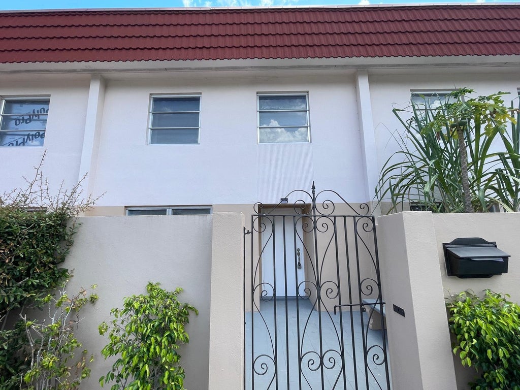 Photo of 4140 Inverrary Drive #15e, Lauderhill, FL 33319 (MLS # B26047205)