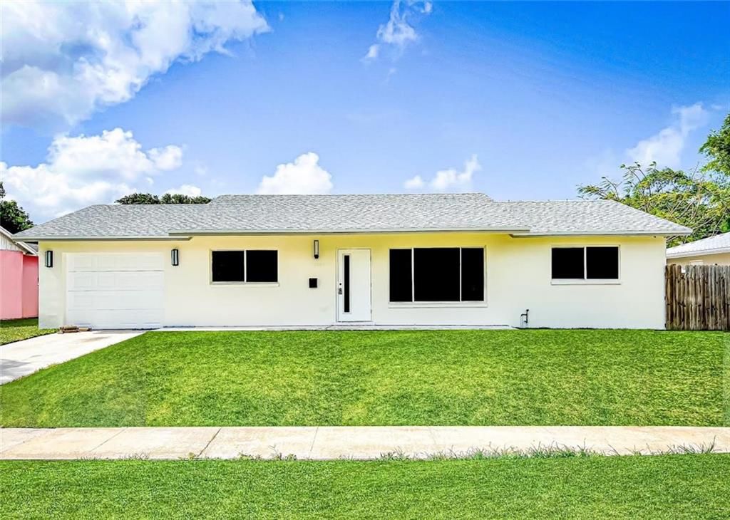 Photo of 3207 Grove Rd, Palm Beach Gardens, FL 33410 (MLS # F10338162)