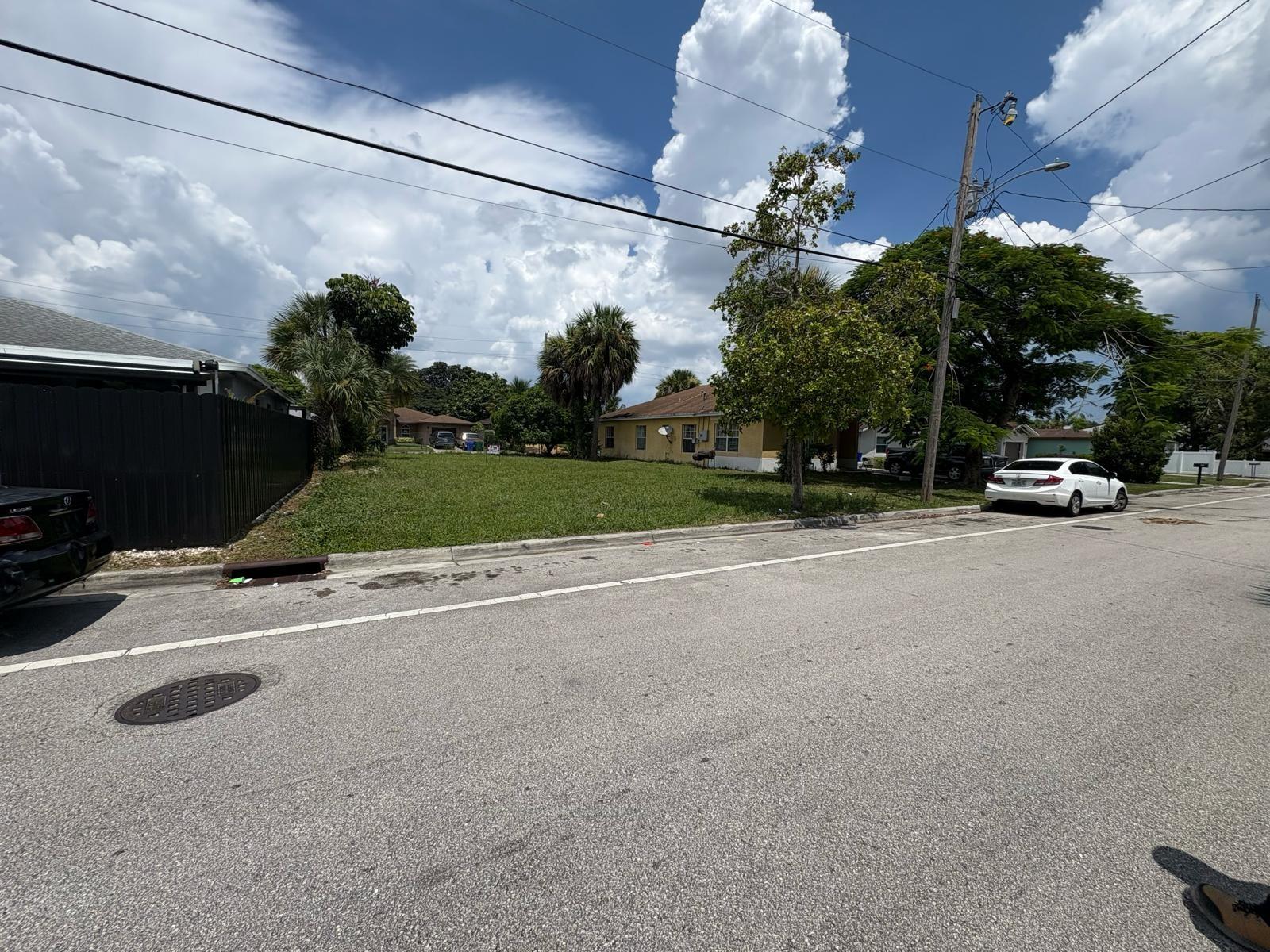 2947 NW 9th St